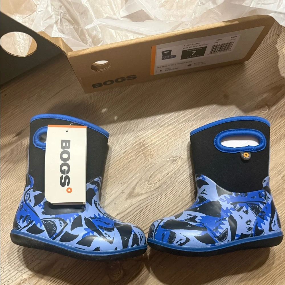 Bogs fun shark